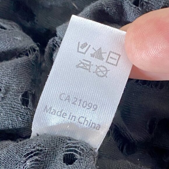 5/$25 Ardene Black Infinity Scarf - Picture 3 of 9